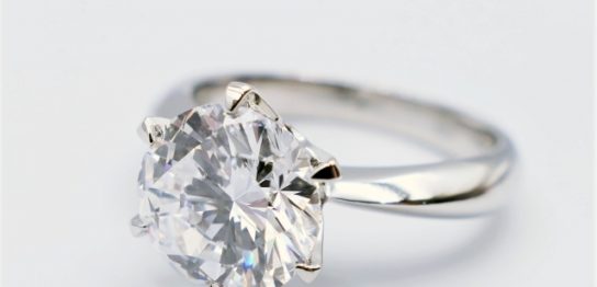 ダイヤの指輪 フリー素材